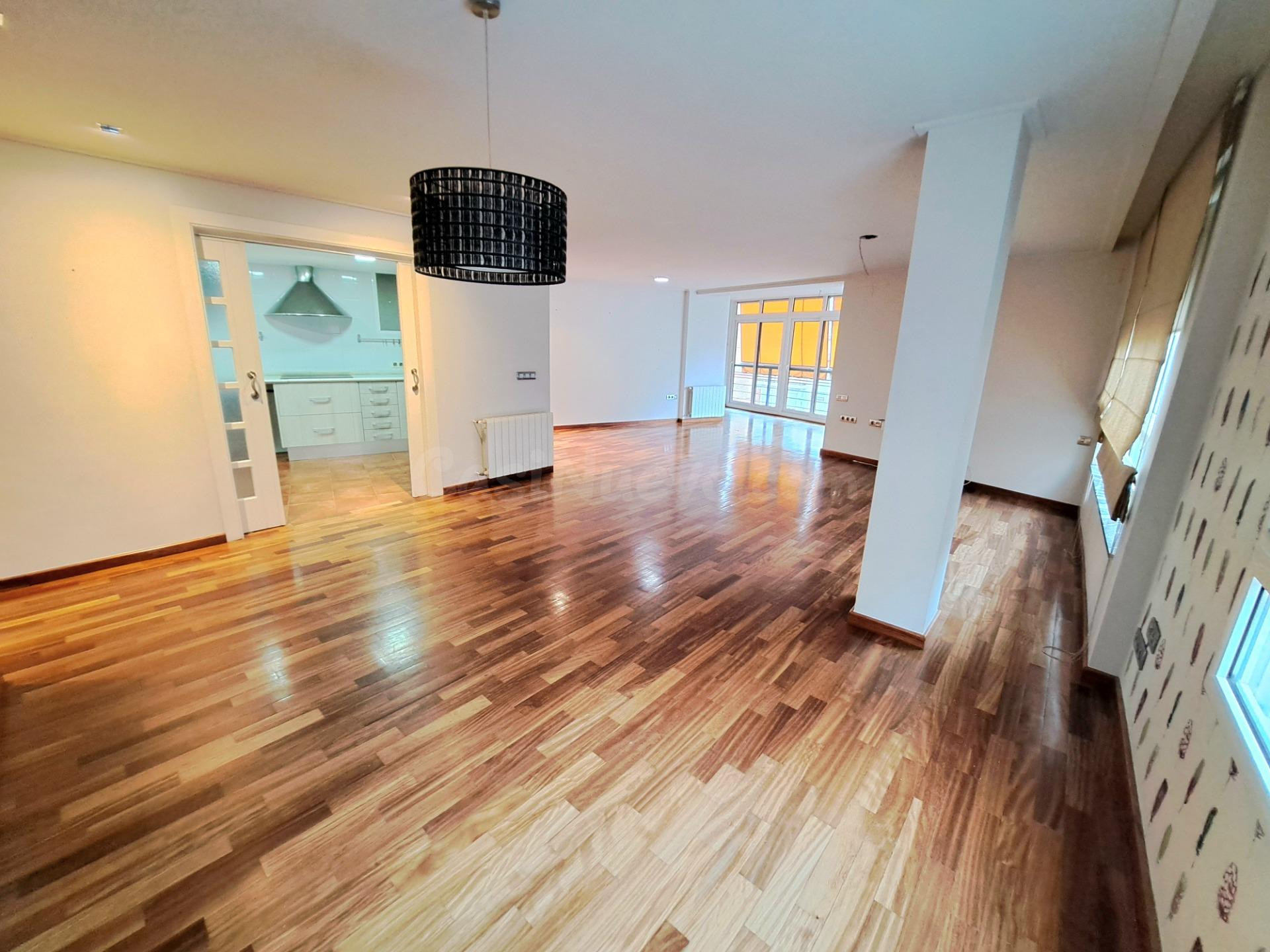 PISO EN AV SANTS PATRONS TODO REFORMADO DE 166M2 EN PLENO CENTRO DE ALZIRA