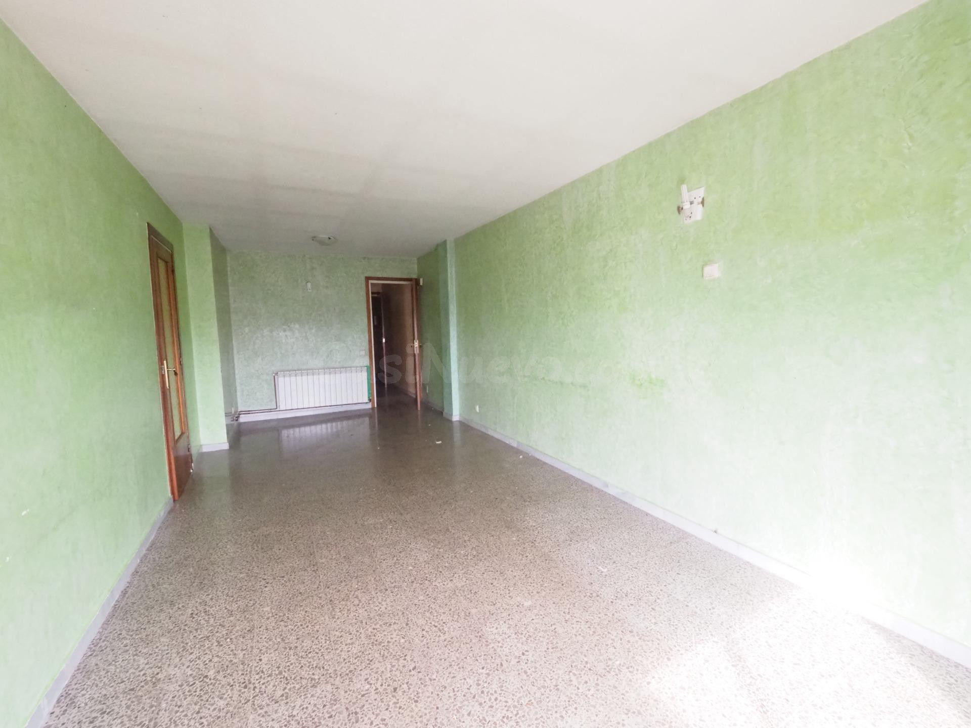 SE VENDE ÁTICO EN BERGA - foto 2