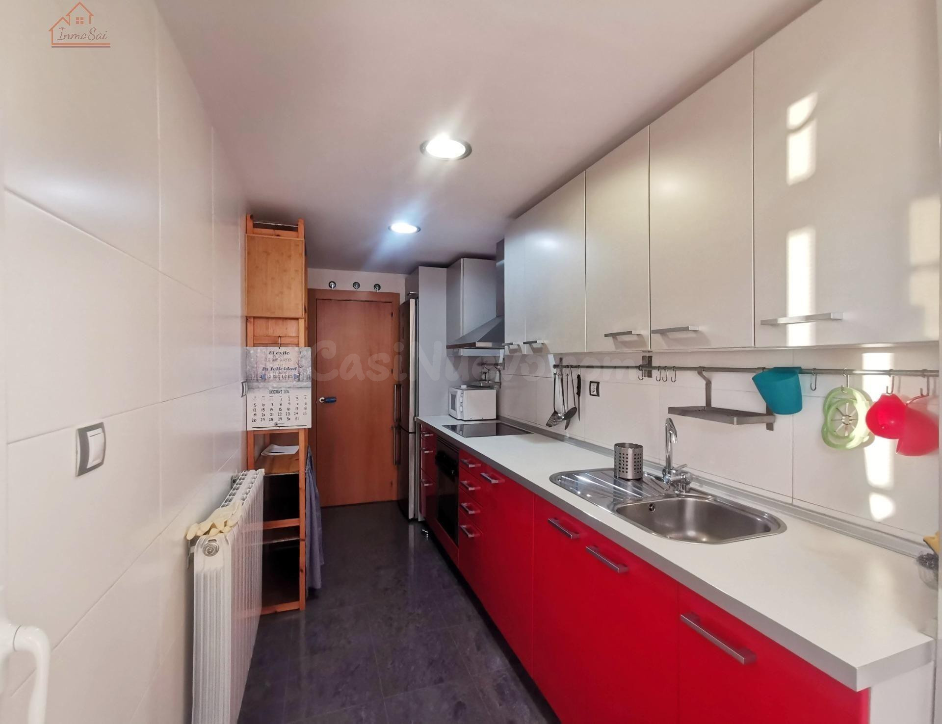 ¡Hermosa vivienda de 3 dormitorios con plaza de garaje y pis - foto 3