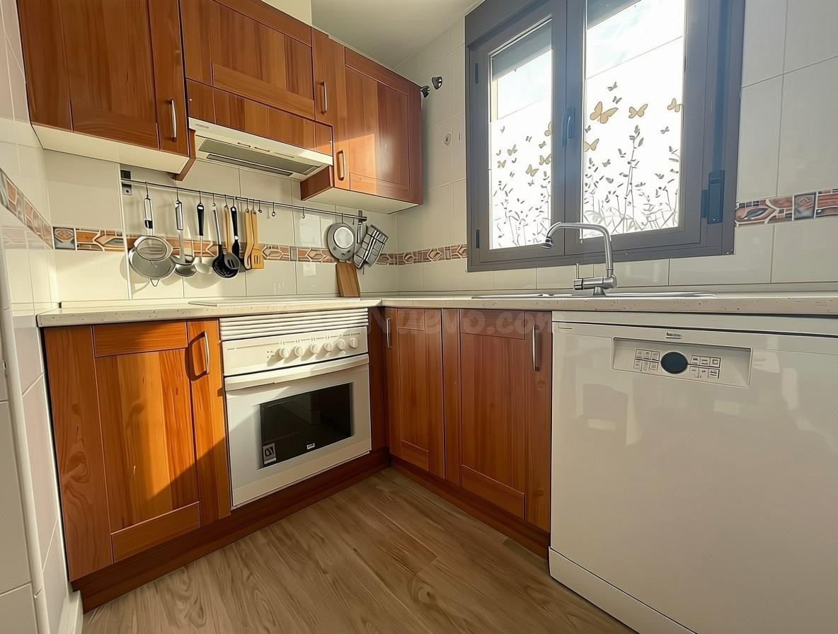 Piso de 3 dormitorios y 2 baños con terraza, piscina y garaj - foto 2