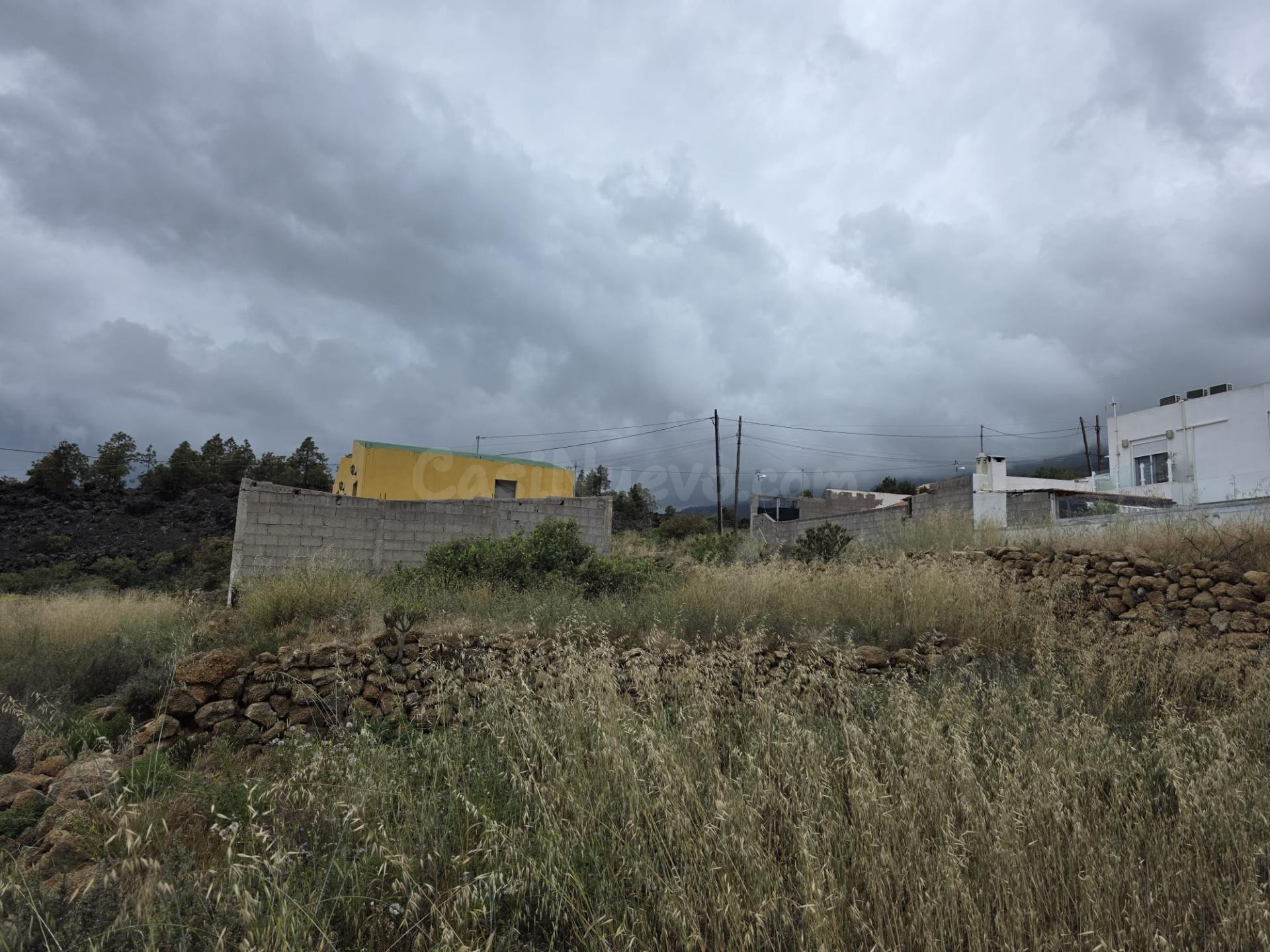 Terreno rústico de 380 m2 en Arafo, Tenerife | Excelente acc