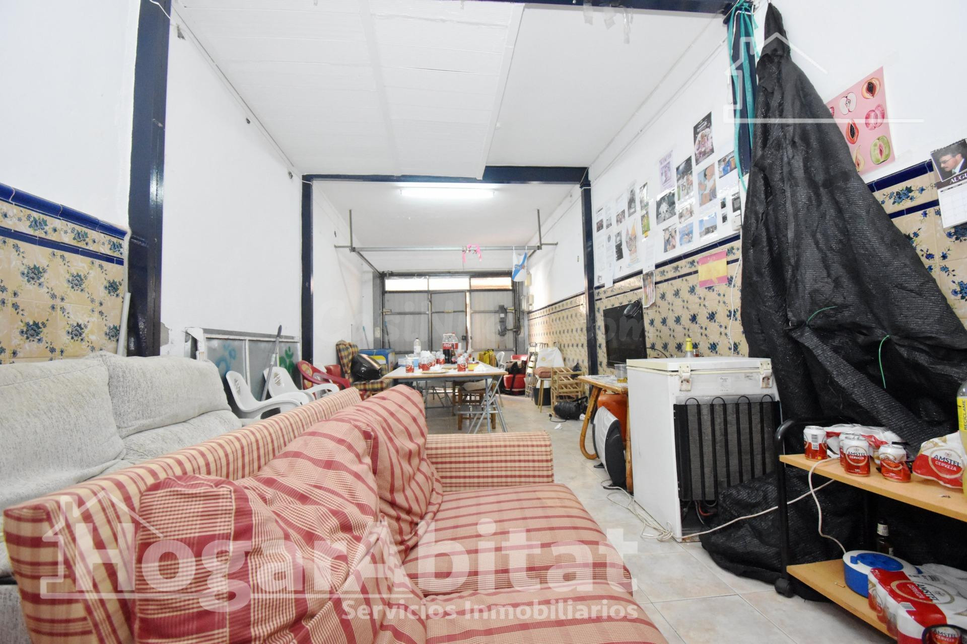 ¡OPORTUNIDAD DE INVERSIÓN! CASA CON BALCÓN Y PATIO EN EL CENTRO