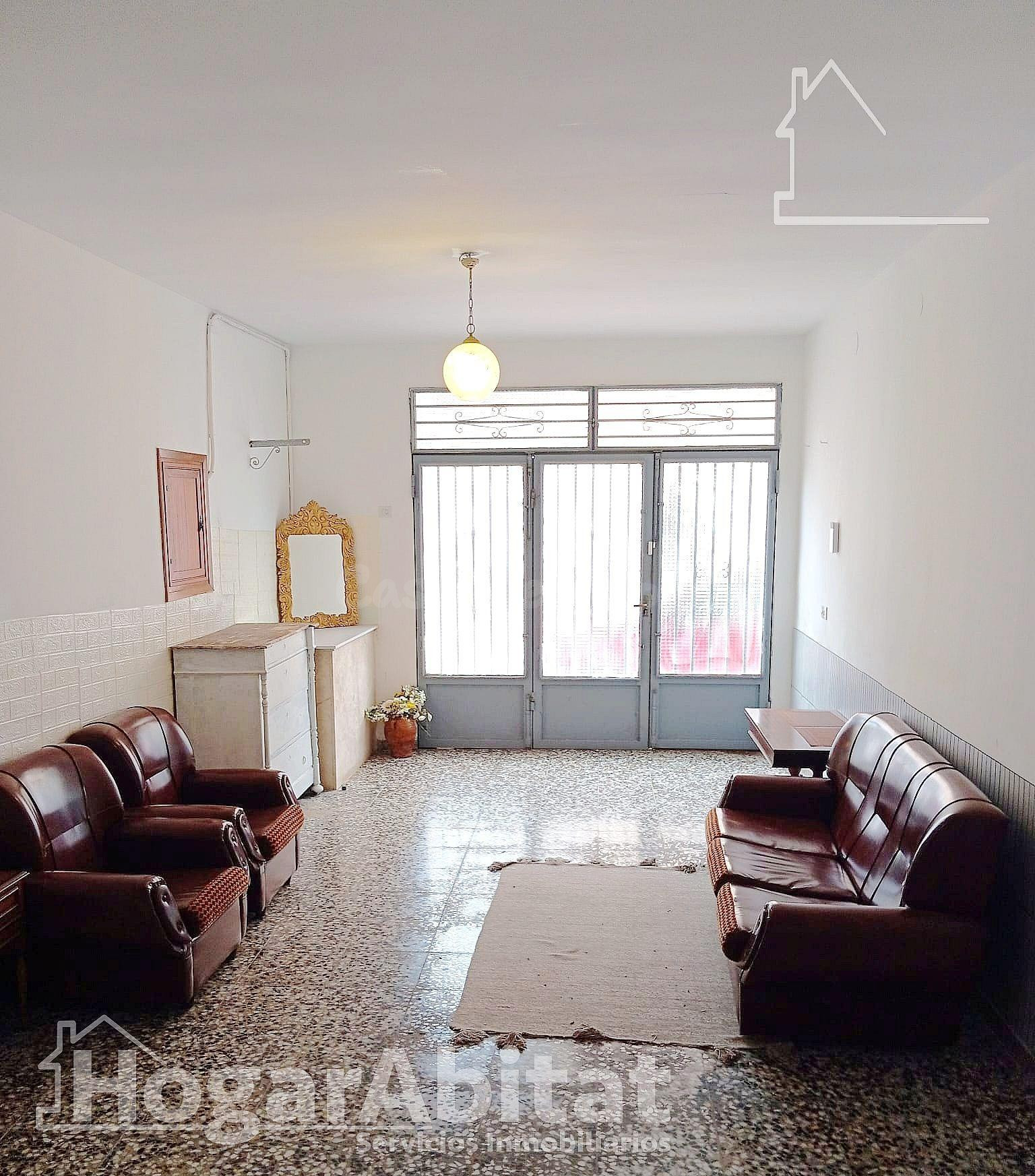 ¡Vistas a las montañas! Casa luminosa con garaje y dos grand - foto 4