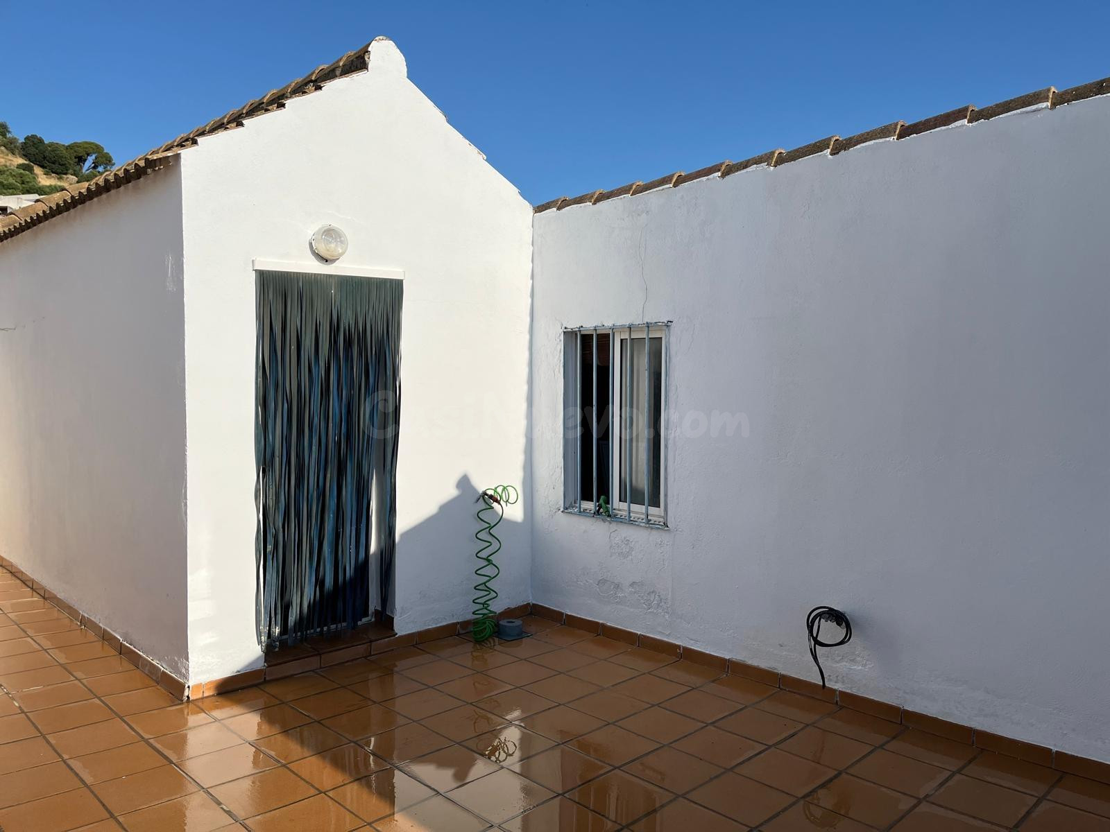 Adosado con vistas al Castillo y piscina comunitaria