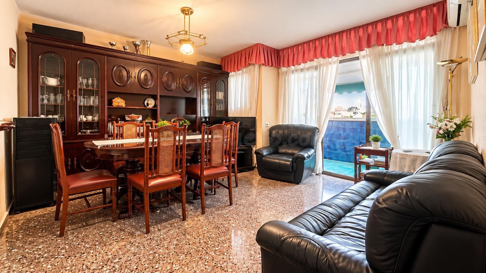 Fantástico ático exterior de 3 habitaciones con gran balcón  - foto 4