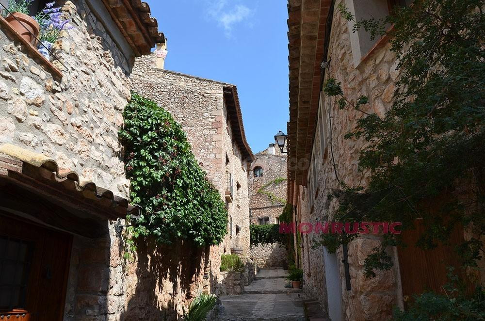 CASA DE PUEBLO EN FARENA – 5 PLANTAS, TERRAZA PANORÁMICA Y GRAN POTENCIAL