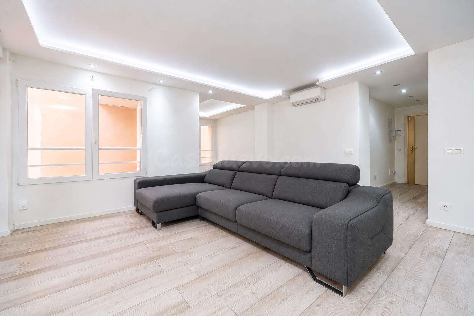 SE VENDE PLANTA BAJA CON PARKING ZONA SON COTONER - foto 2