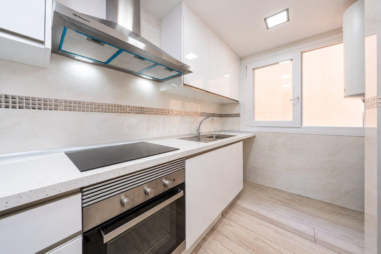 SE VENDE PLANTA BAJA CON PARKING ZONA SON COTONER - foto 3