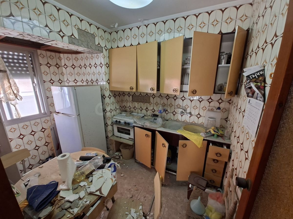 OPORTUNIDAD – CASA ESQUINERA PARA REFORMAR - foto 4