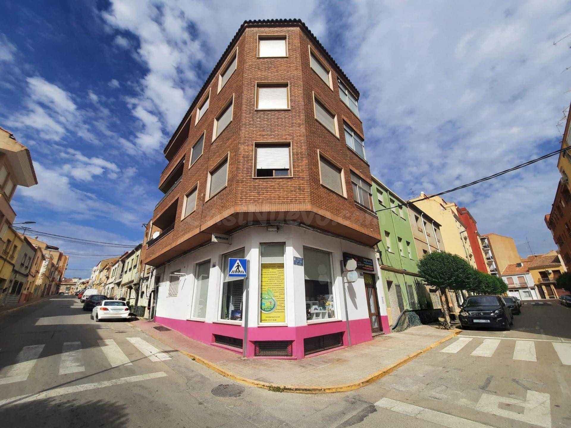 Amplio Local Comercial en Almansa - Oportunidad Única por €76,000