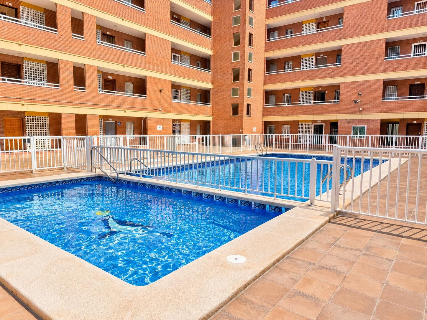Apartamento con terraza y piscina a 250m de la playa de los Naufragos