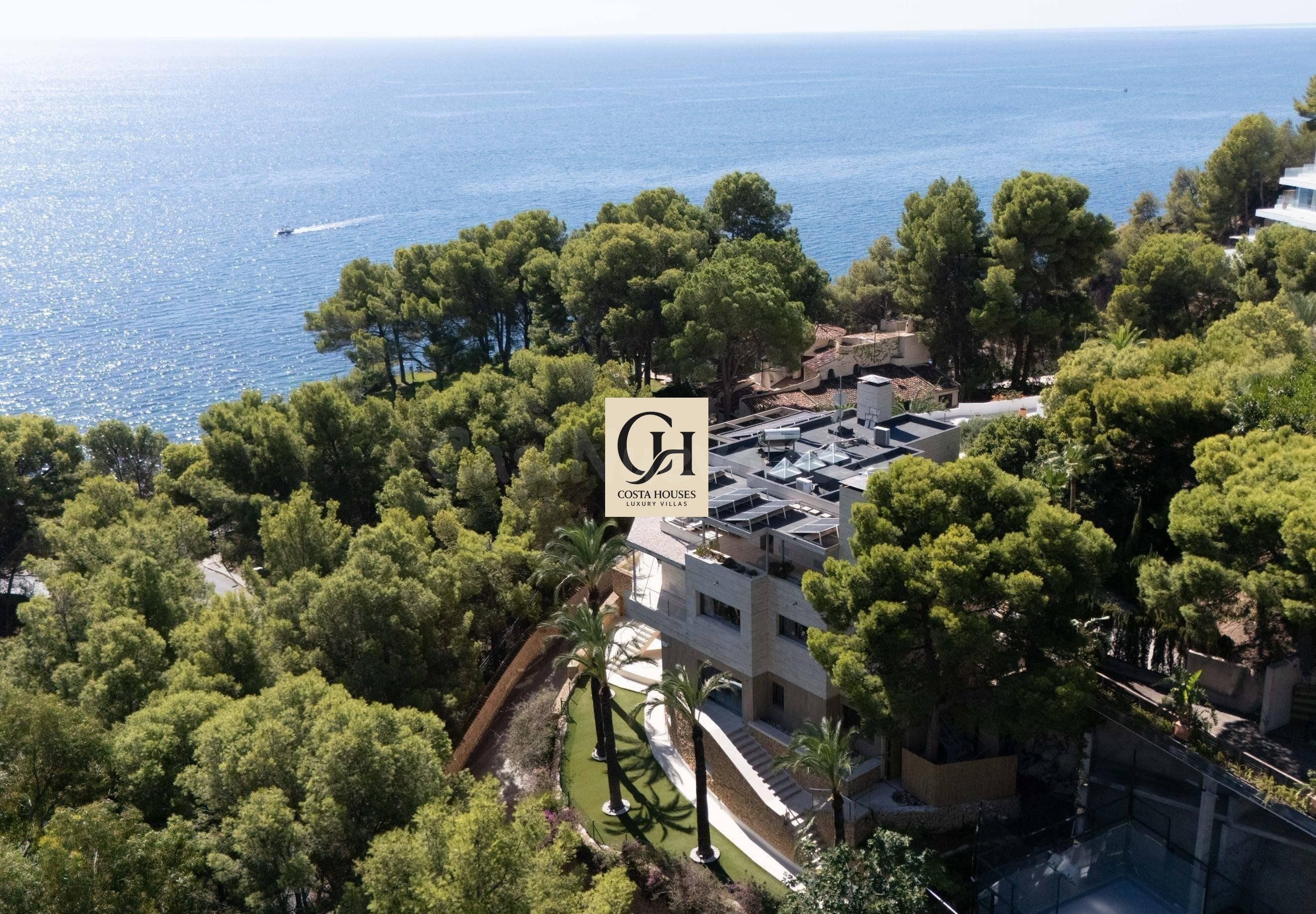 VILLA MASCARAT · VISTAS AL MAR Y PRIVACIDAD JUNTO AL MEDITERRÁNEO EN ALTEA
