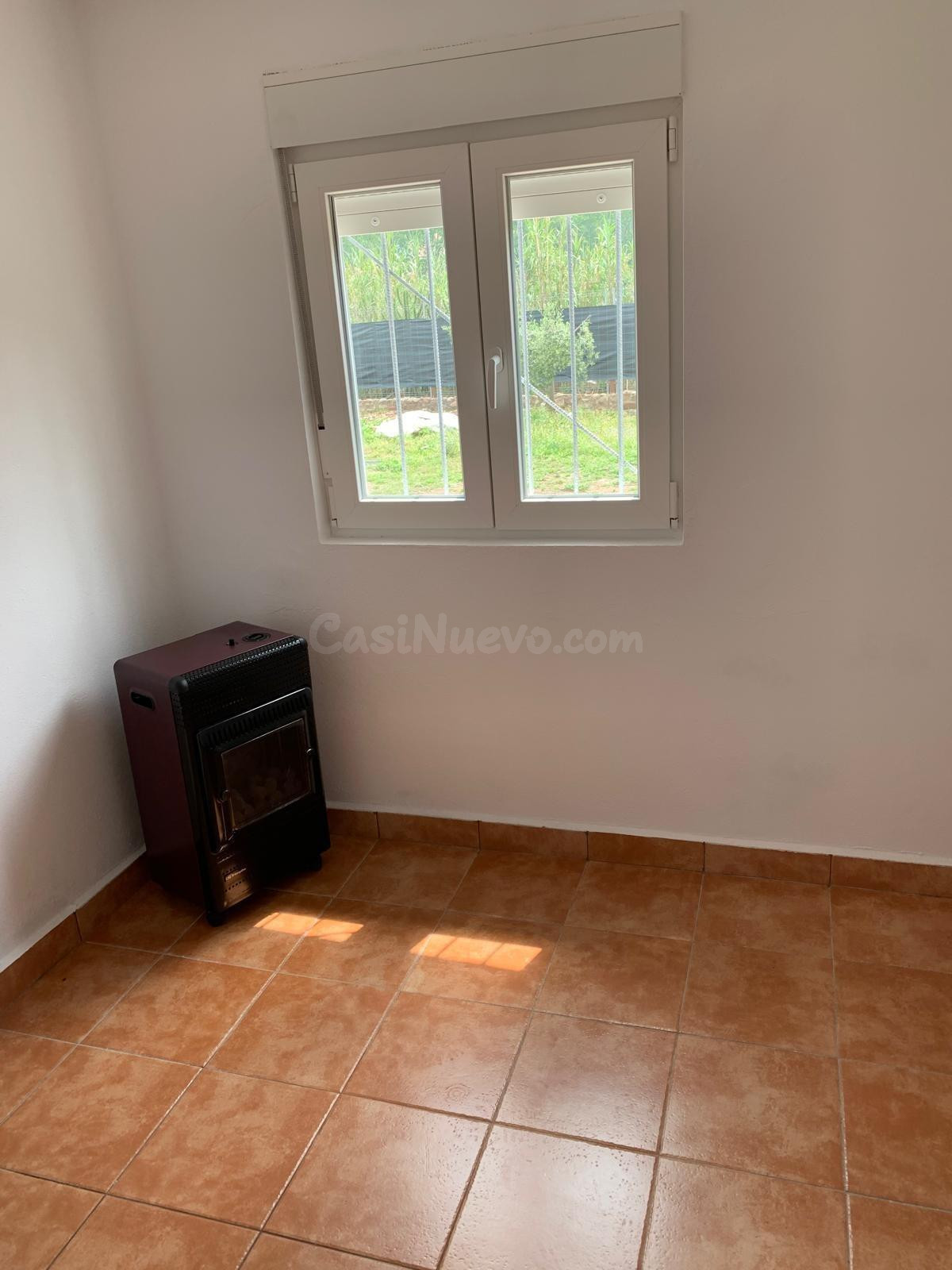 Finca rústica con construcción, agua y 1.875 m2 a pocos minu - foto 5