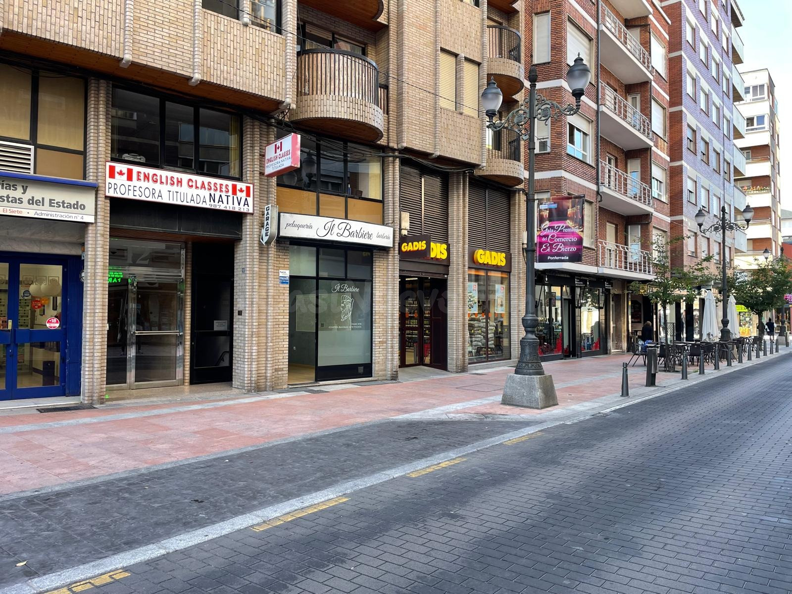 SE ALQUILA LOCAL EN CALLE ANCHA