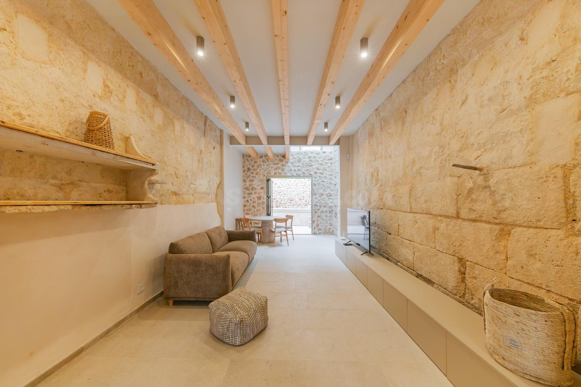 CASA RÚSTICA TOTALMENTE REFORMADA EN EL CENTRO URBANO DE SA  - foto 4