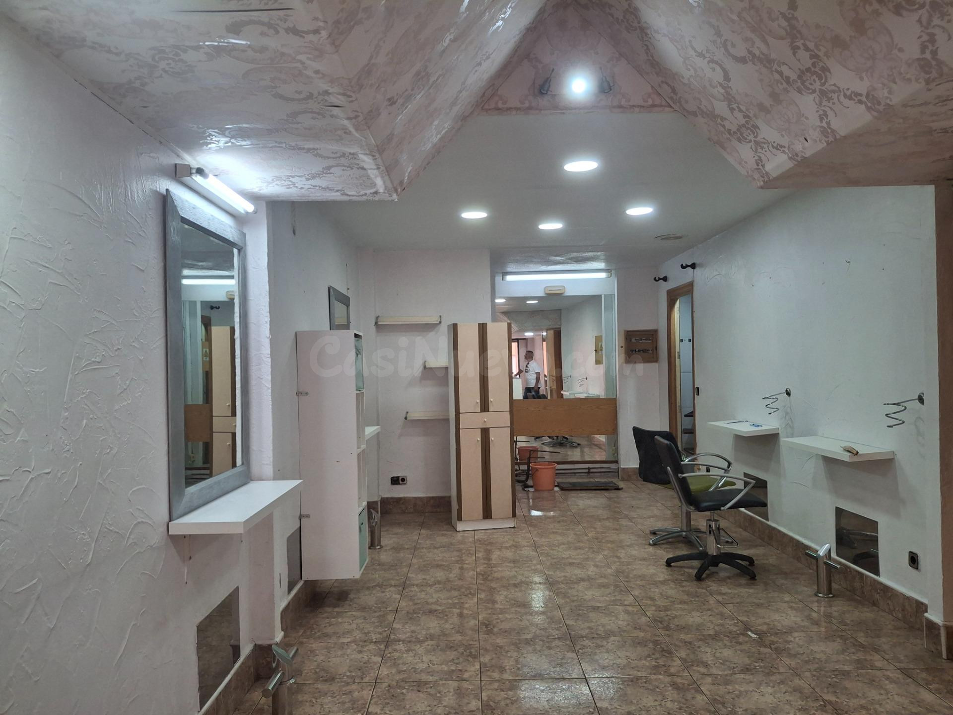 Alquilamos local comercial junto a Alfonso X - foto 4