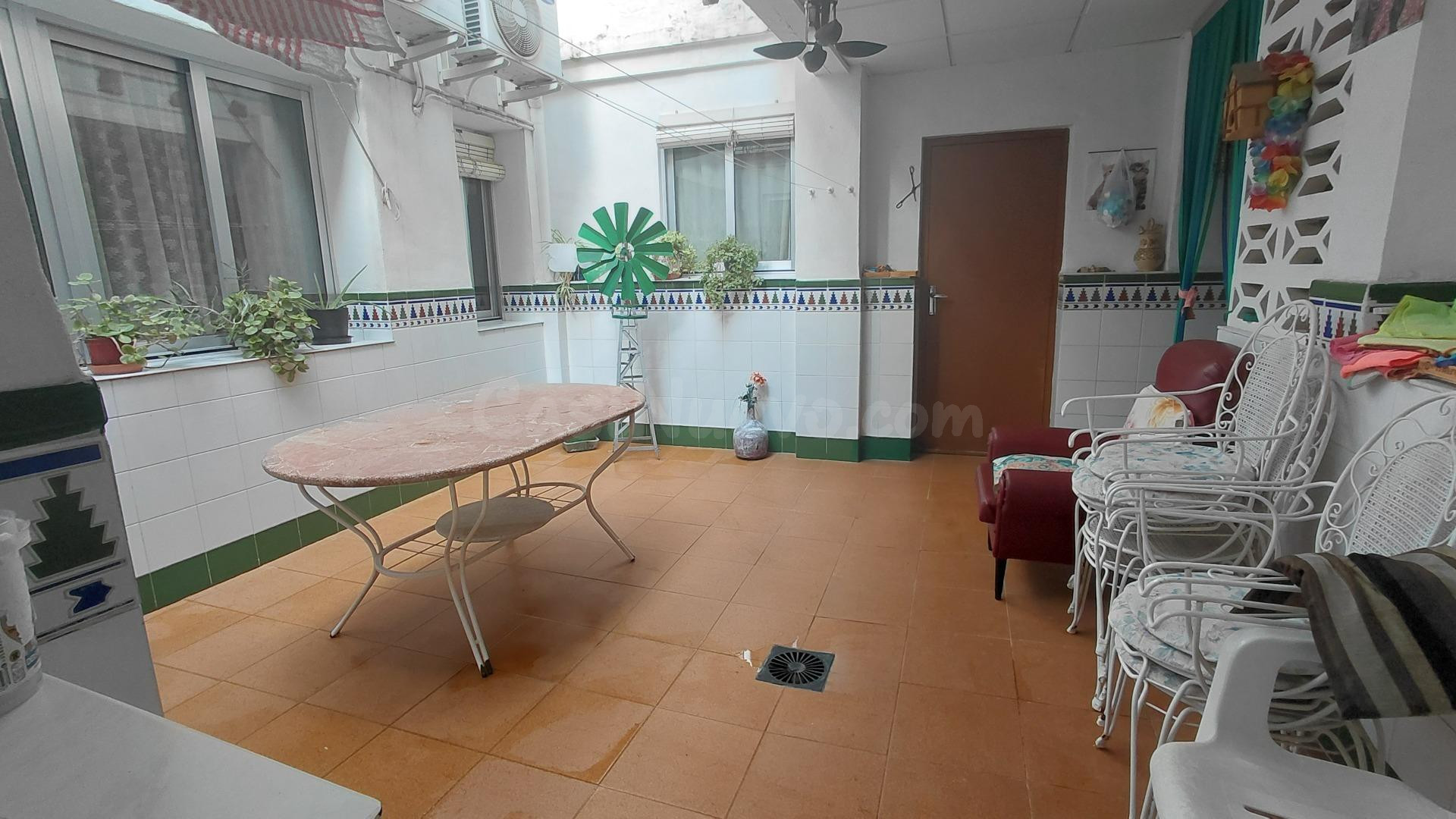 Planta baja con patio y acceso independiente cerca de Los Príncipes