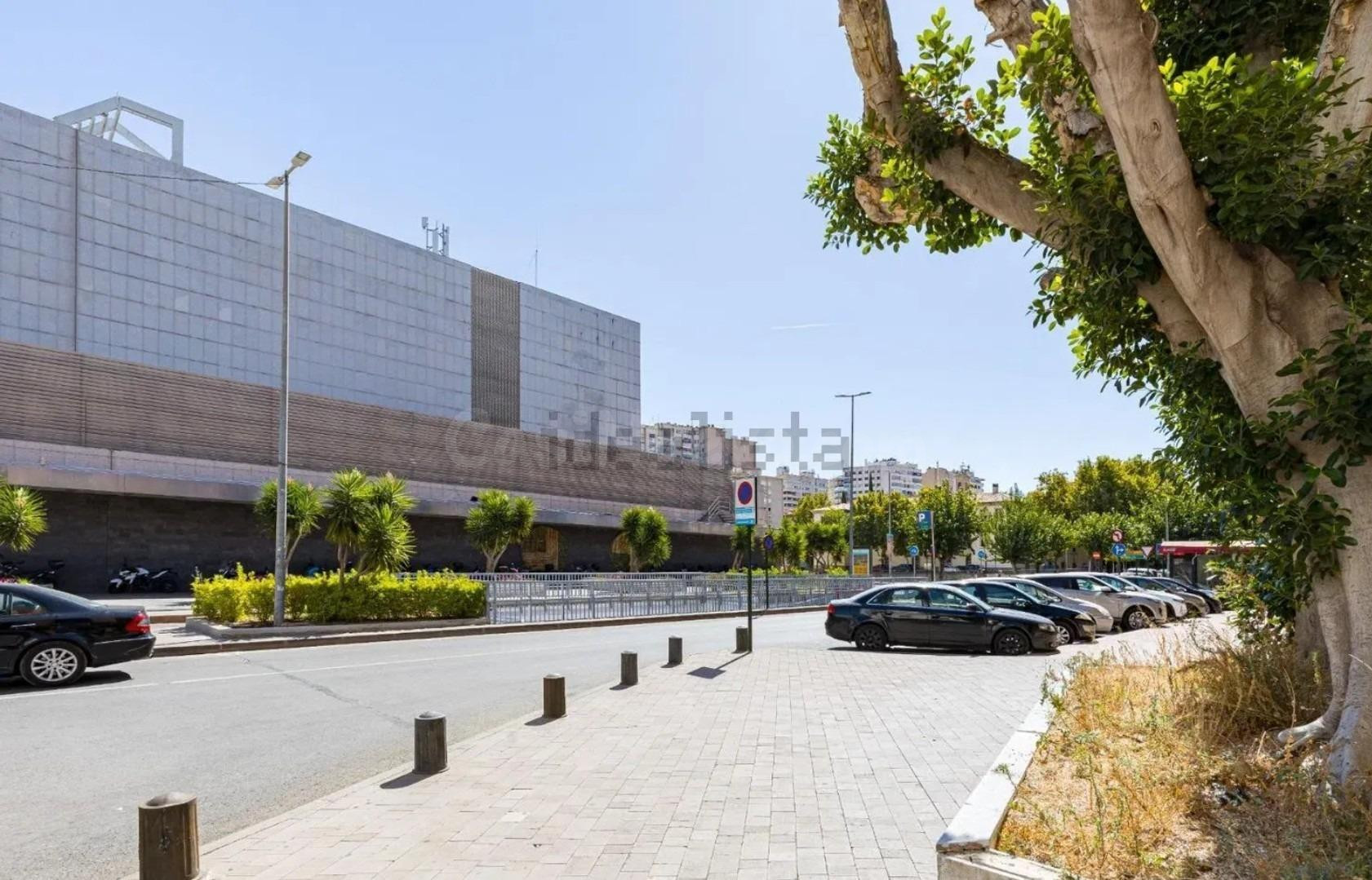 PISO DE 3 DORMITORIOS JUNTO AL JARDÍN DEL SALITRE | 6ª PLANTA, ASCENSOR Y MUCHA LUZ