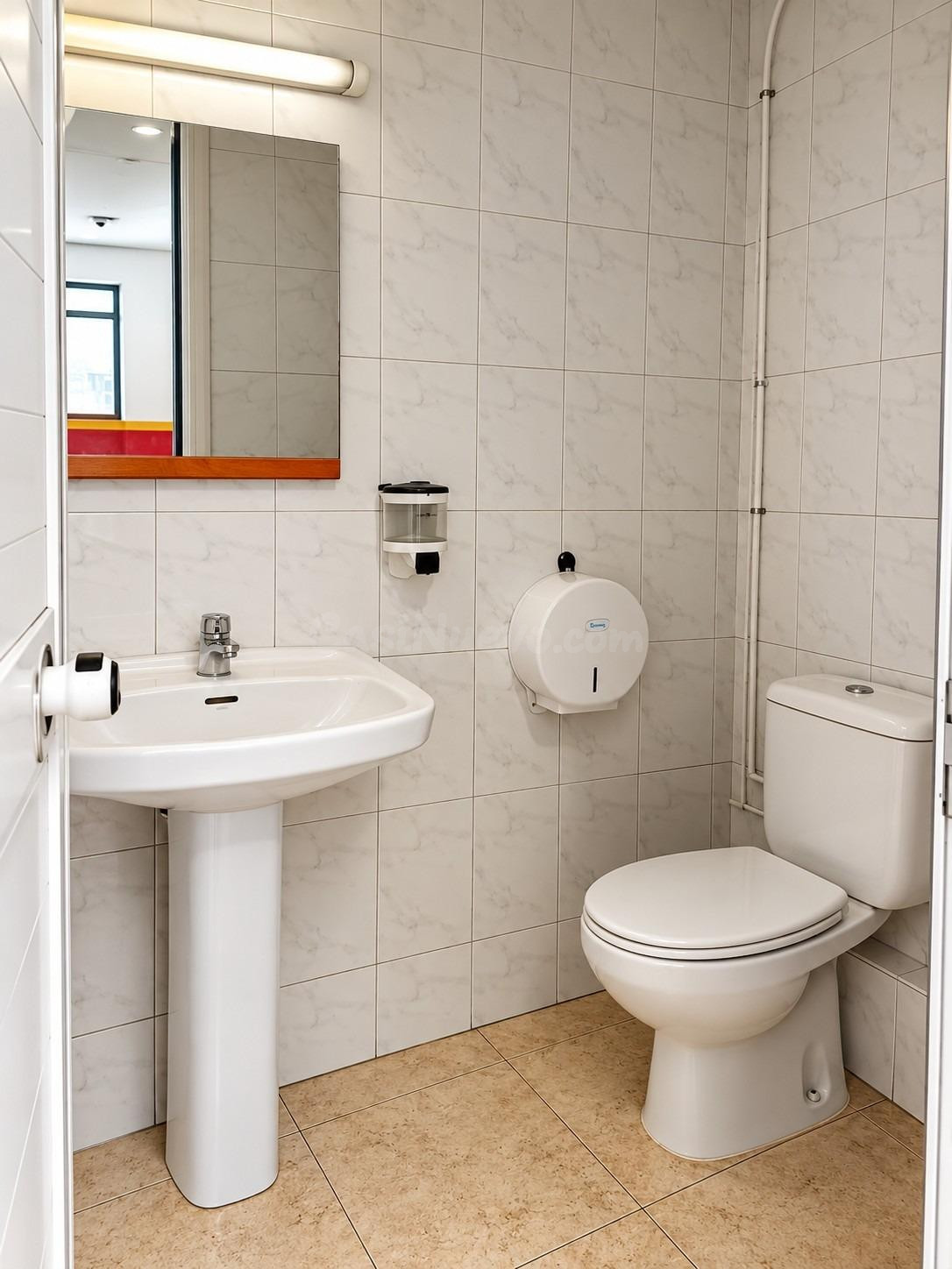 Local comercial en venta con inquilino y rentabilidad inmedi - foto 4
