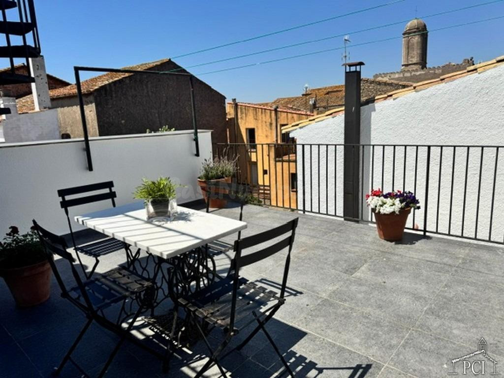 Casa de pueblo en el pueblo ampordanés de Torroella de Montg - foto 2