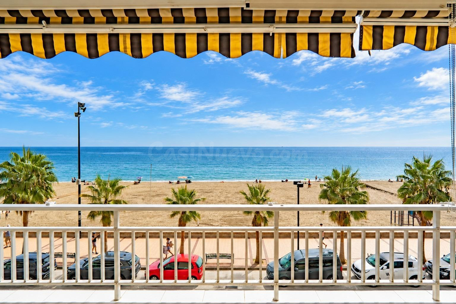 VIVIR FRENTE AL MAR EN FUENGIROLA