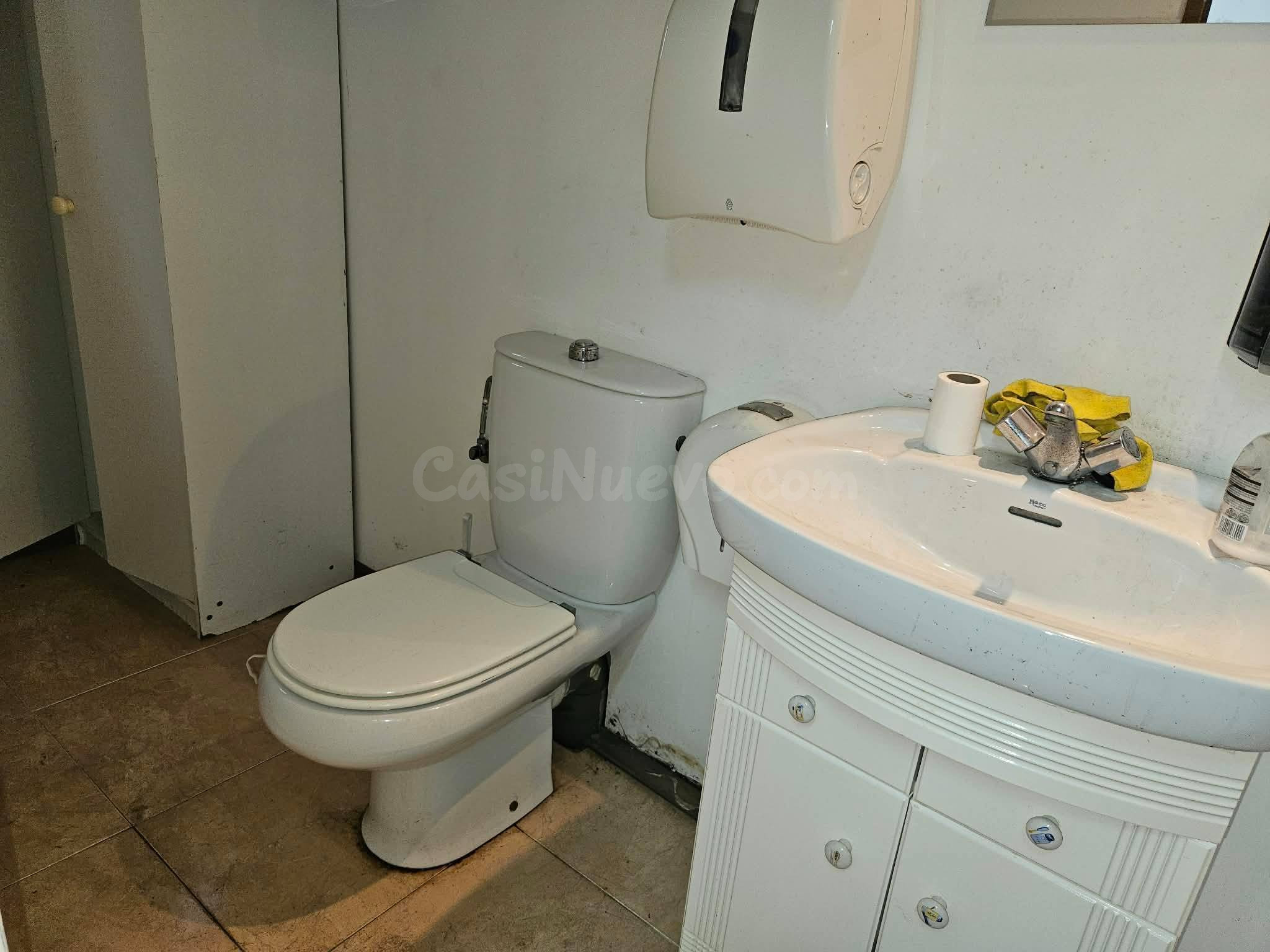 Amplio Local Comercial en Tómbola - Rabasa, Alicante por solo €119.000