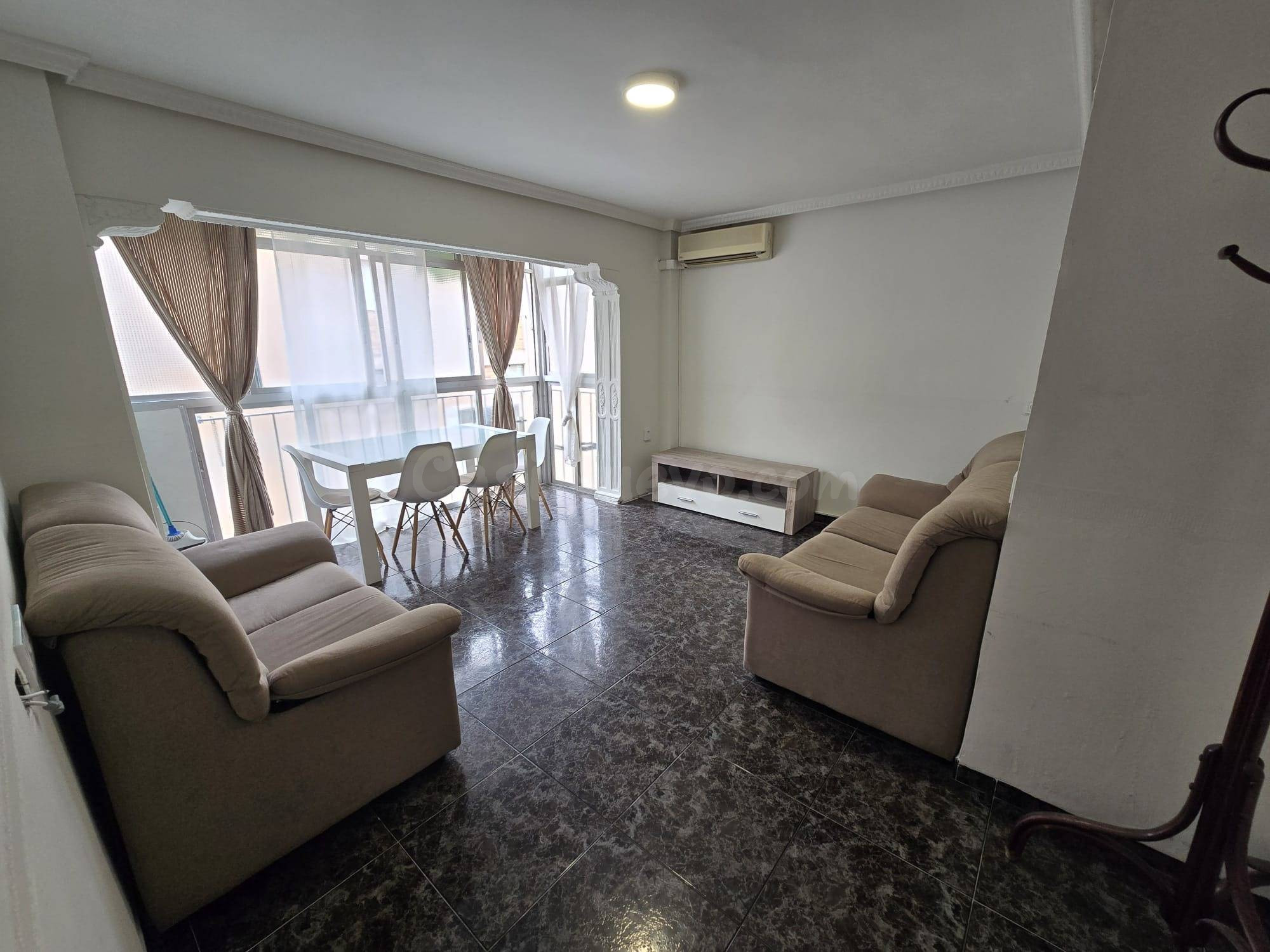 Acogedor piso en venta en Colonia Requena - foto 2