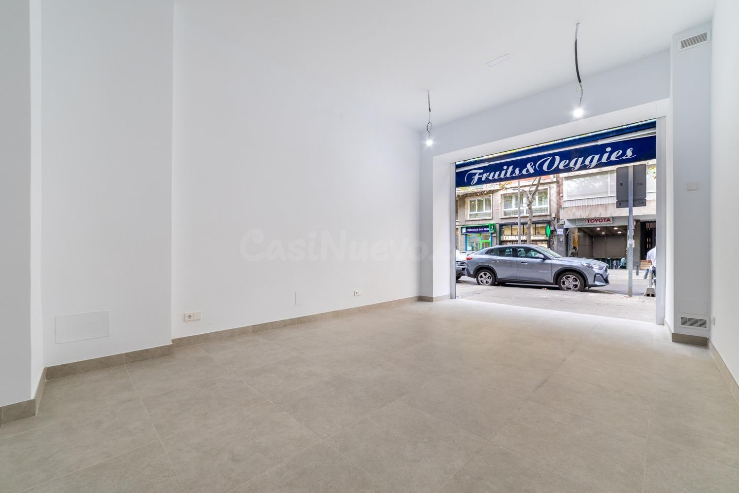 LOCAL COMERCIAL REFORMADO EN CALLE EDGAR NEVILLE