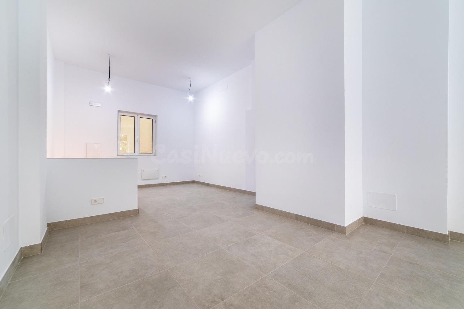 LOCAL COMERCIAL REFORMADO EN CALLE EDGAR NEVILLE - foto 4