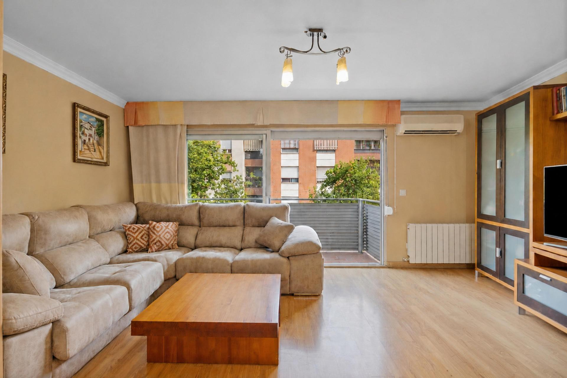 EN VENTA ATICO DÚPLEX CON GRAN TERRAZA JUNTO ESTACIÓN DE AUT