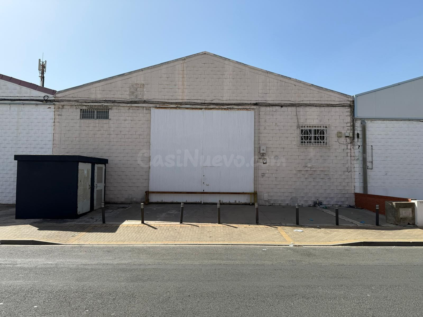 NAVE INDUSTRIAL EN EXCELENTE ESTADO EN EL POLÍGONO EL PINO