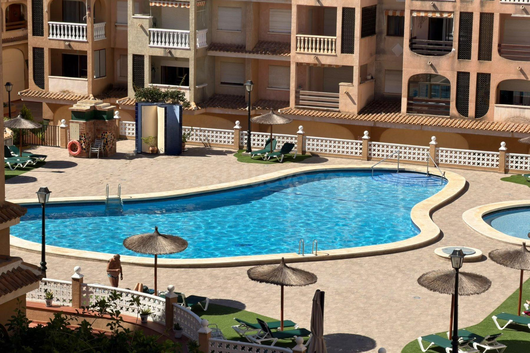 MAGNIFICA VIVIENDA CON PISCINA COMUNITARIA Y GARAJE INCLUIDO EN EL PRECIO