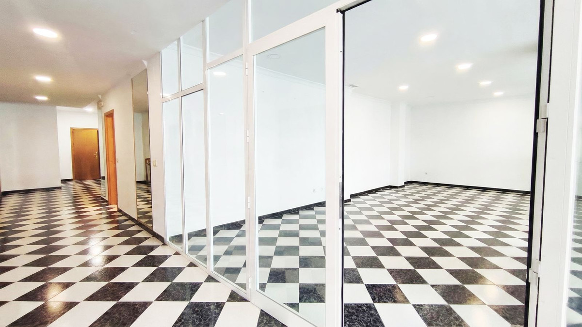 Local comercial 270m² en venta - Costa del Sol
