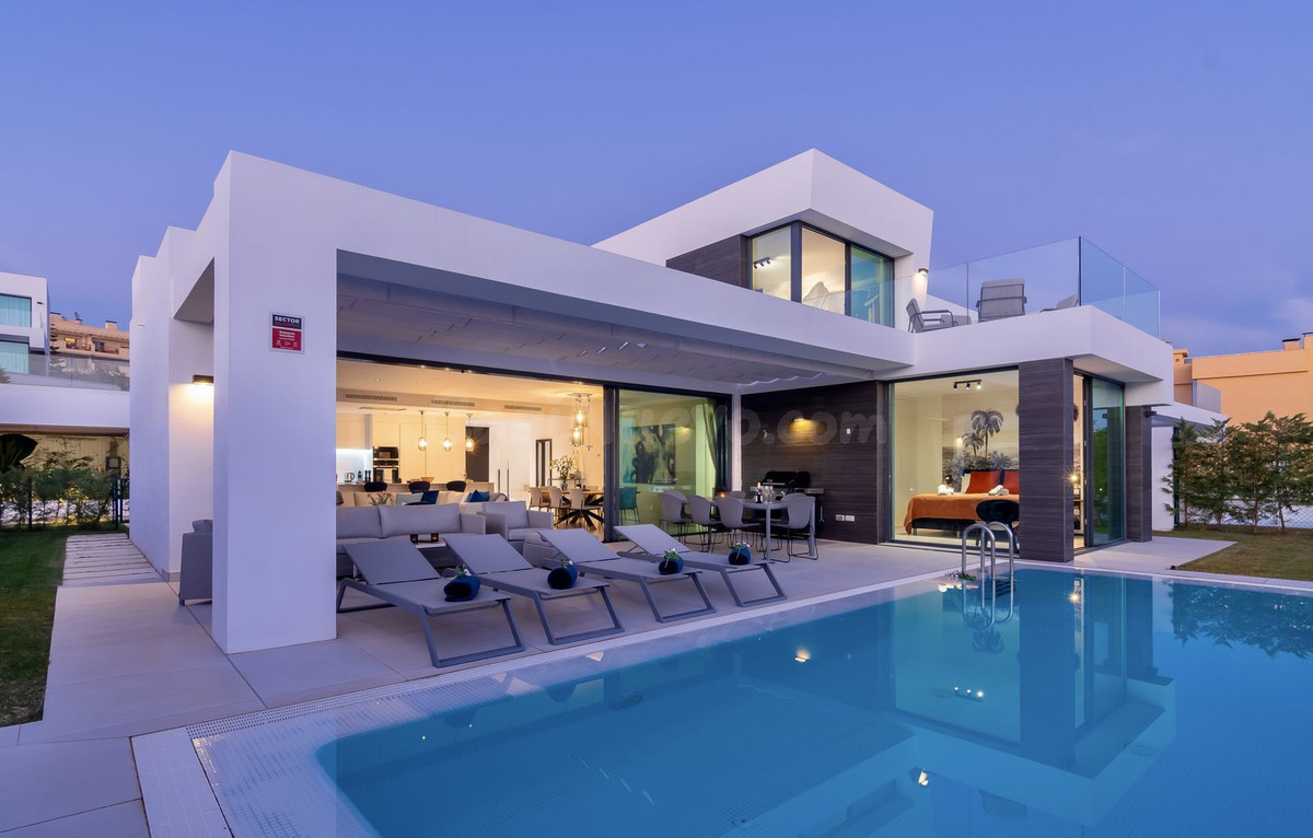 Chalet 4 habitaciones 327m² en venta - Riviera del sol
