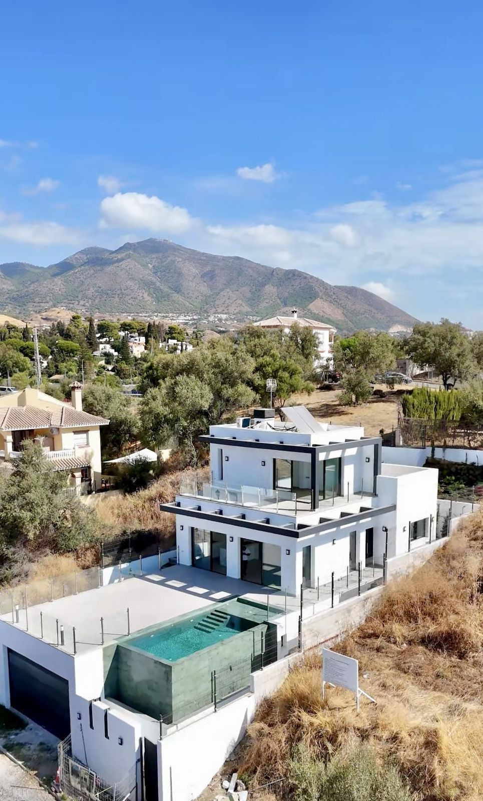 Chalet 4 habitaciones 385m² en venta - Riviera del sol