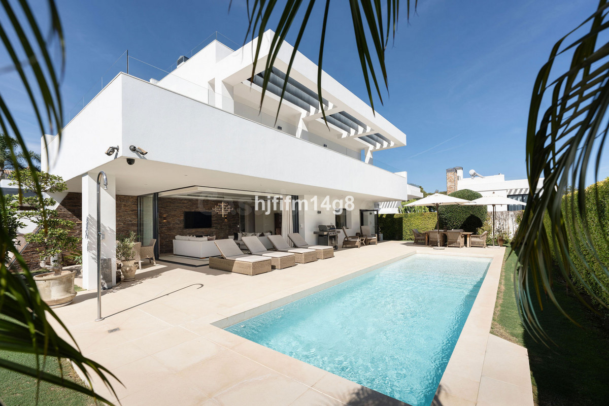 Chalet 5 habitaciones 250m² en venta - Marbella