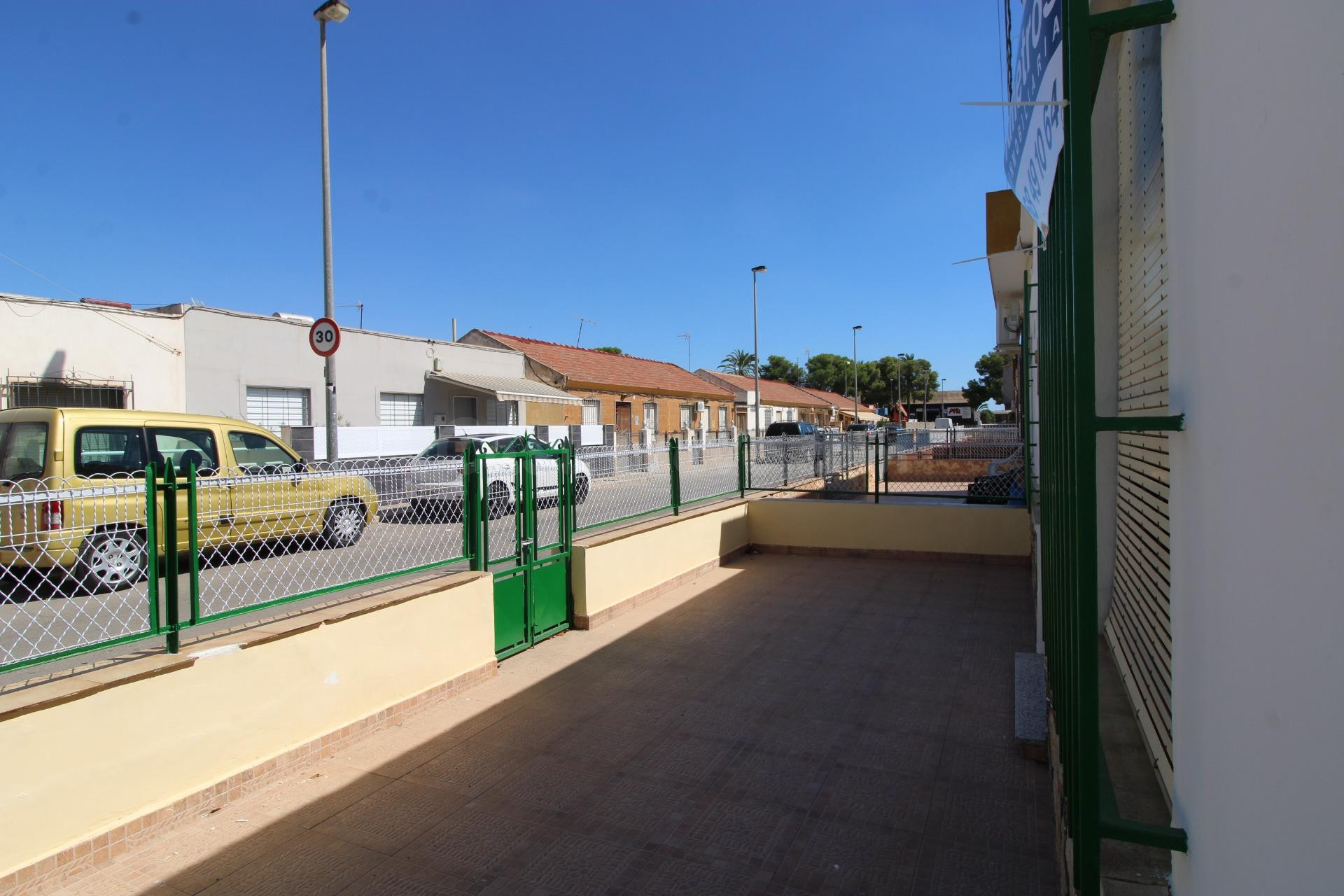 Casa con encanto, amplios espacios y muchas posibilidades en Albujón