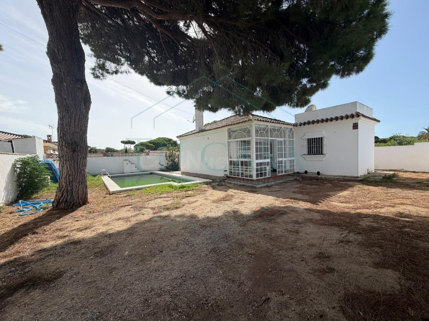 Estupendo chalet independiente con piscina en La Rana Verde