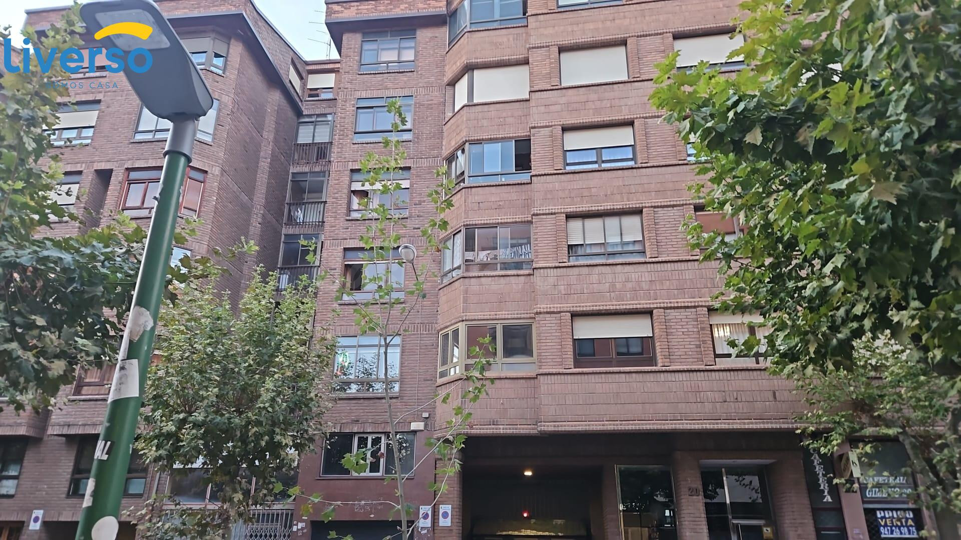 OPORTUNIDAD DE VENTA EN LA ZONA SUR, PISO GRAN TAMAÑO CON GA