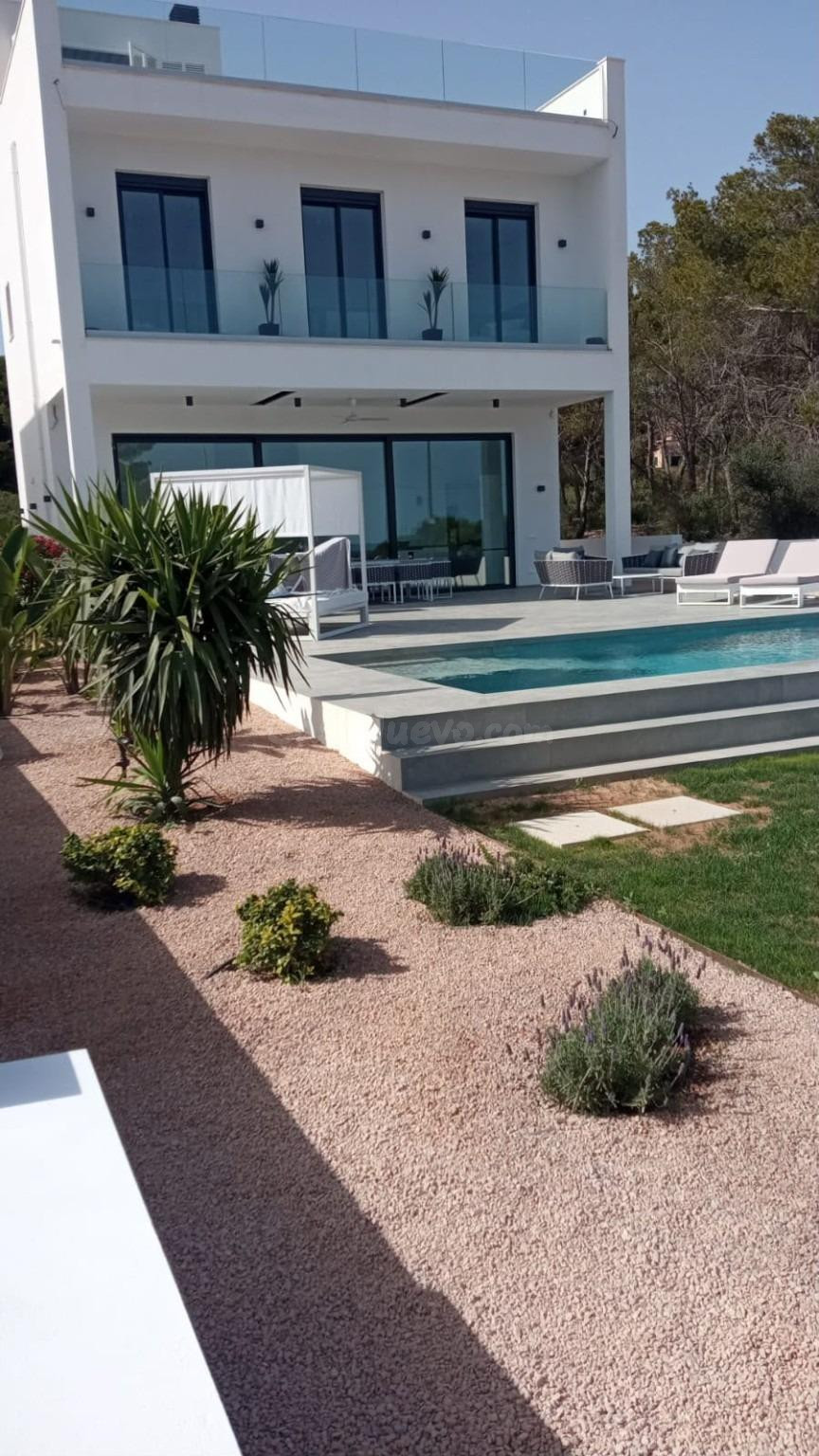 Villa moderna con piscina privada y vistas al mar en Vallgor - foto 4
