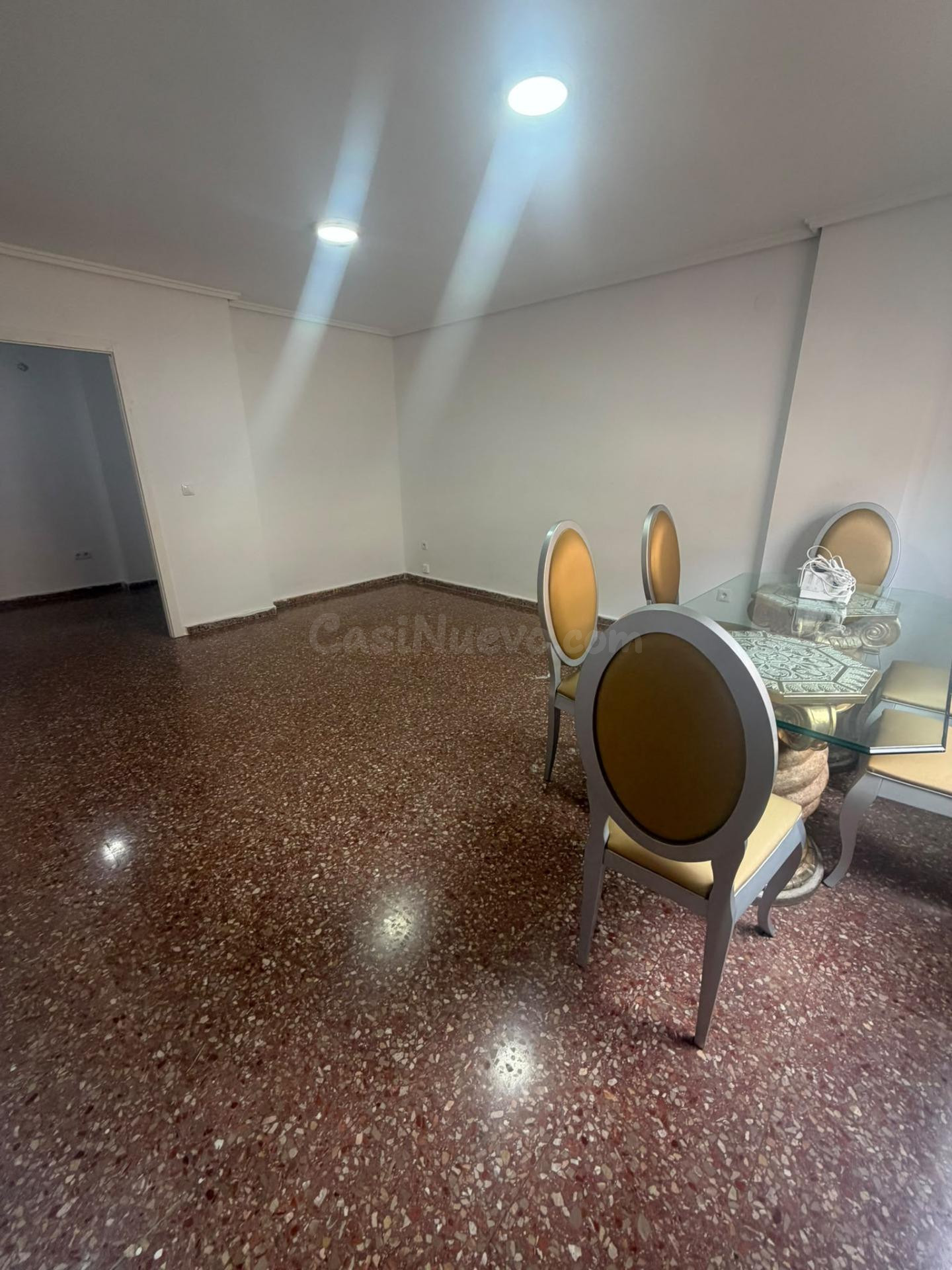 Piso en Alaquas con galería y despensa - foto 3