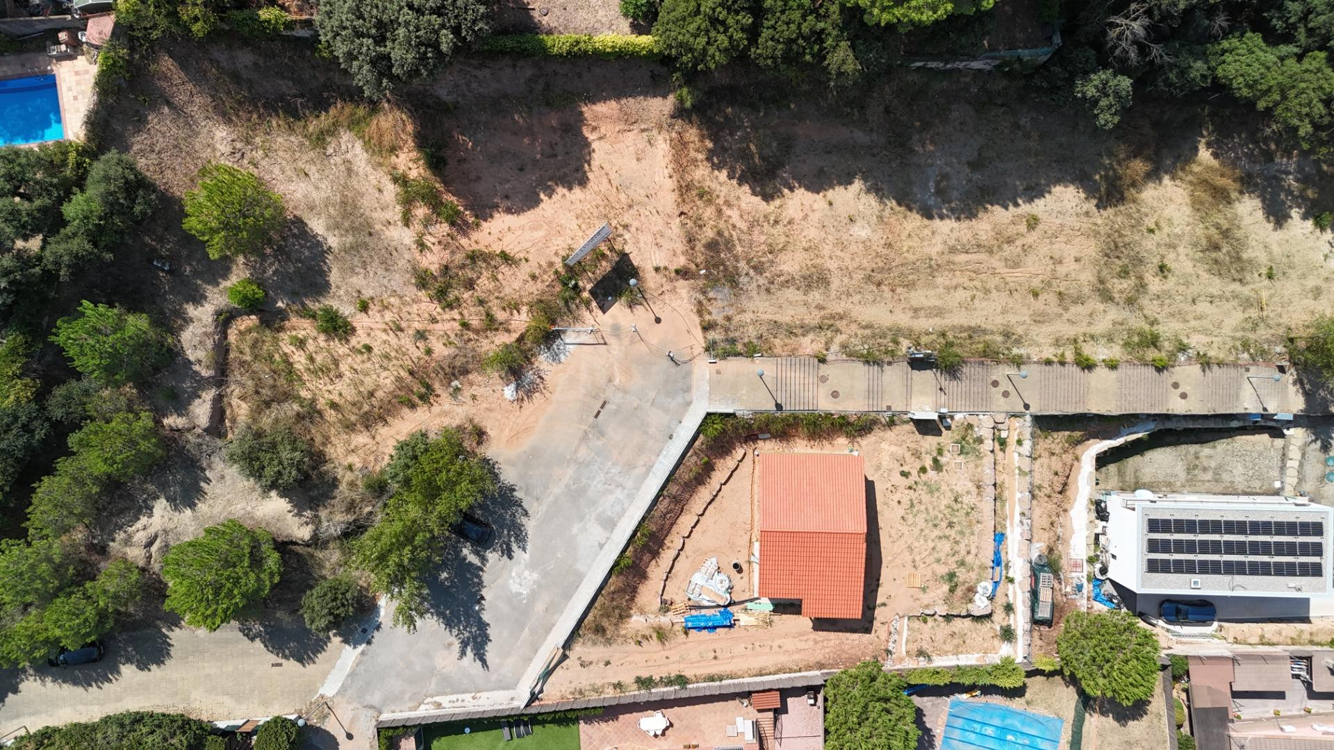 PARCELA URBANA DE 716 m2 EN SANT JULIÀ D’ALFOU - foto 4