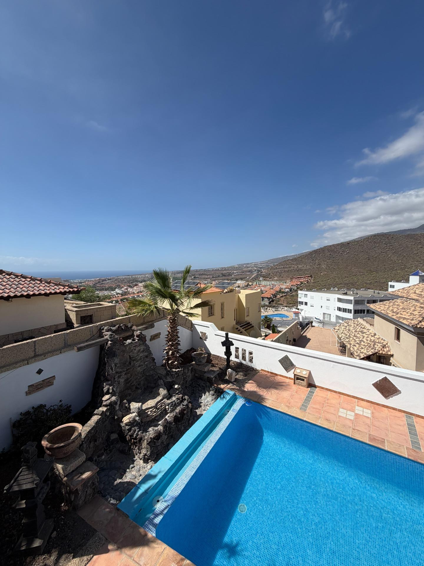 Villa con carácter, piscina privada y vistas al mar en Costa Adeje