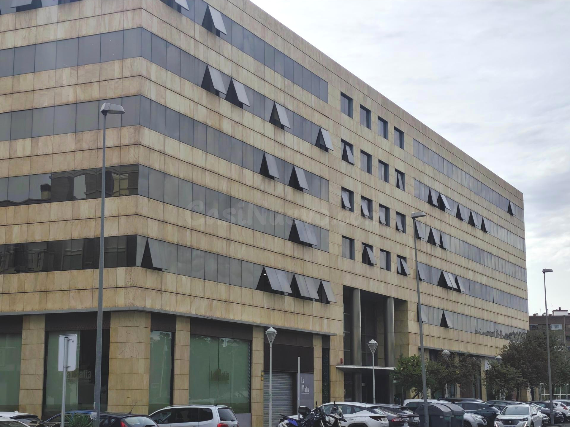 Oficina de lujo en Avda. Gran Capitán esquina con Vial Norte
