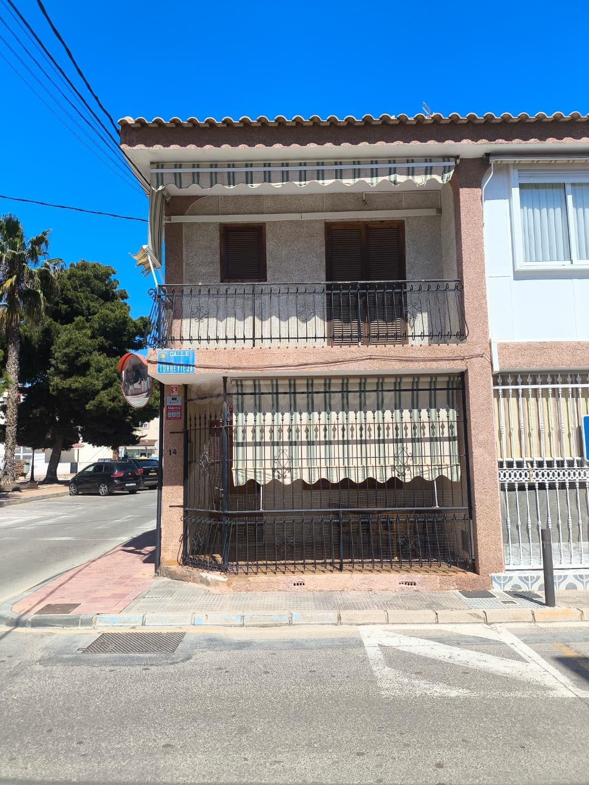 SE ALQUILA DÚPLEX EN LO PAGÁN
