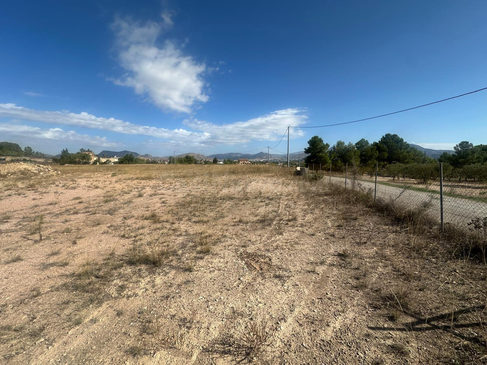 Terreno Rural Agrario de 13.000 m2 en Beties – Monóvar