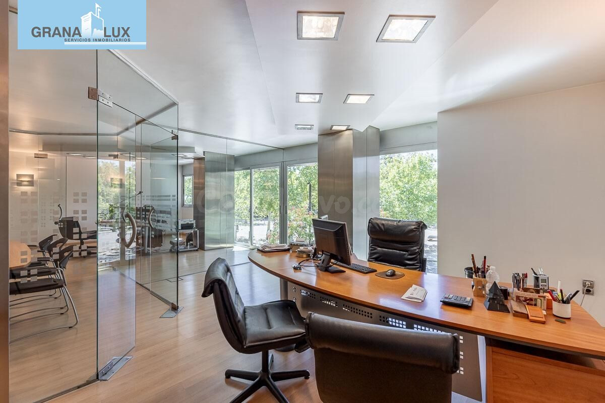 EXCLUSIVO INMUEBLE EN PLAZA DE CARRETAS, JUNTO AL EMBLEMÁTICO PASEO DEL SALÓN