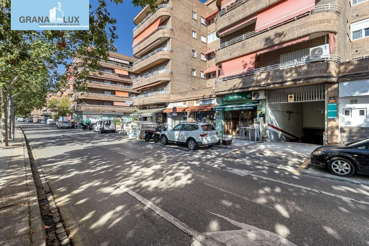Garaje doble en venta en Urbanización Parque del Genil – Granada Capital