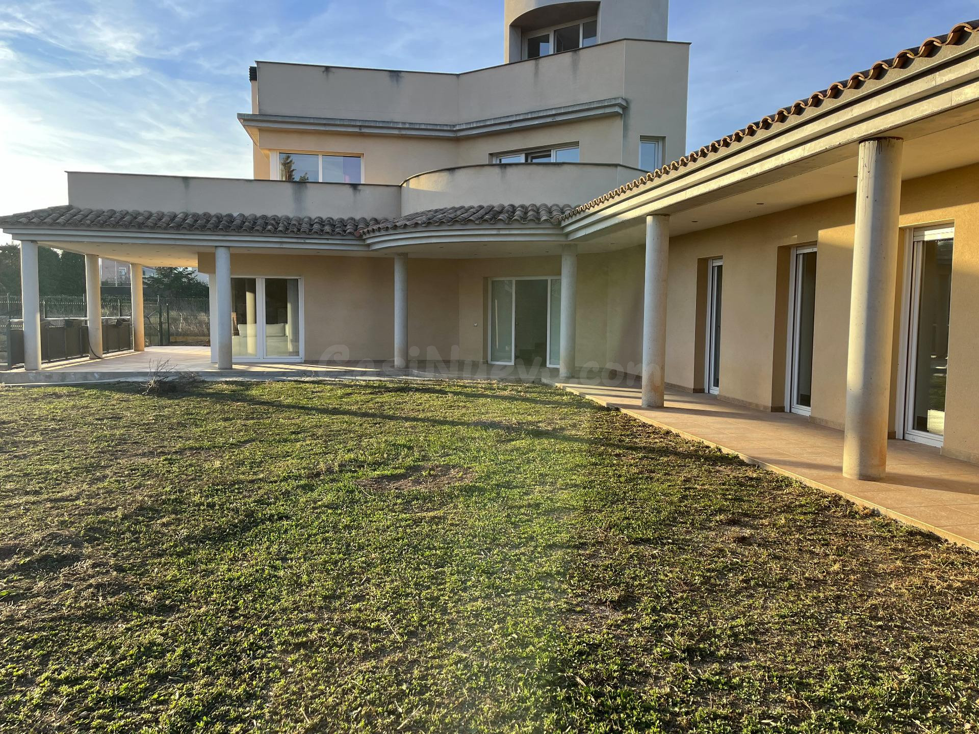 Fantástica torre en venta con jardín en Jorba-Urb. Pla de To