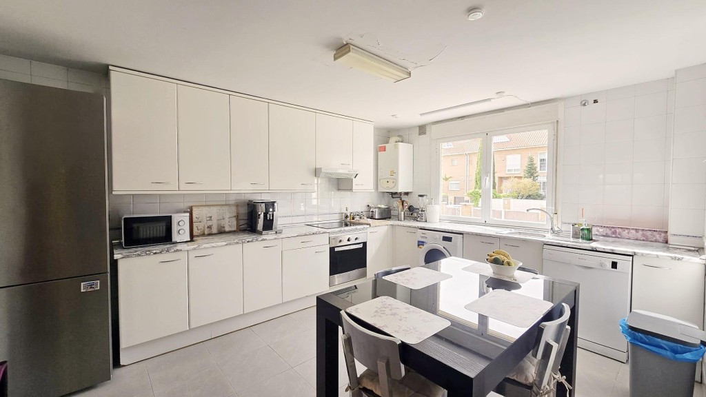 ÚLTIMA HABITACIÓN CON GASTOS INCLUIDOS EN CHALET A COMPARTIR - foto 3